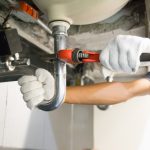 אינסטלטור במודיעין