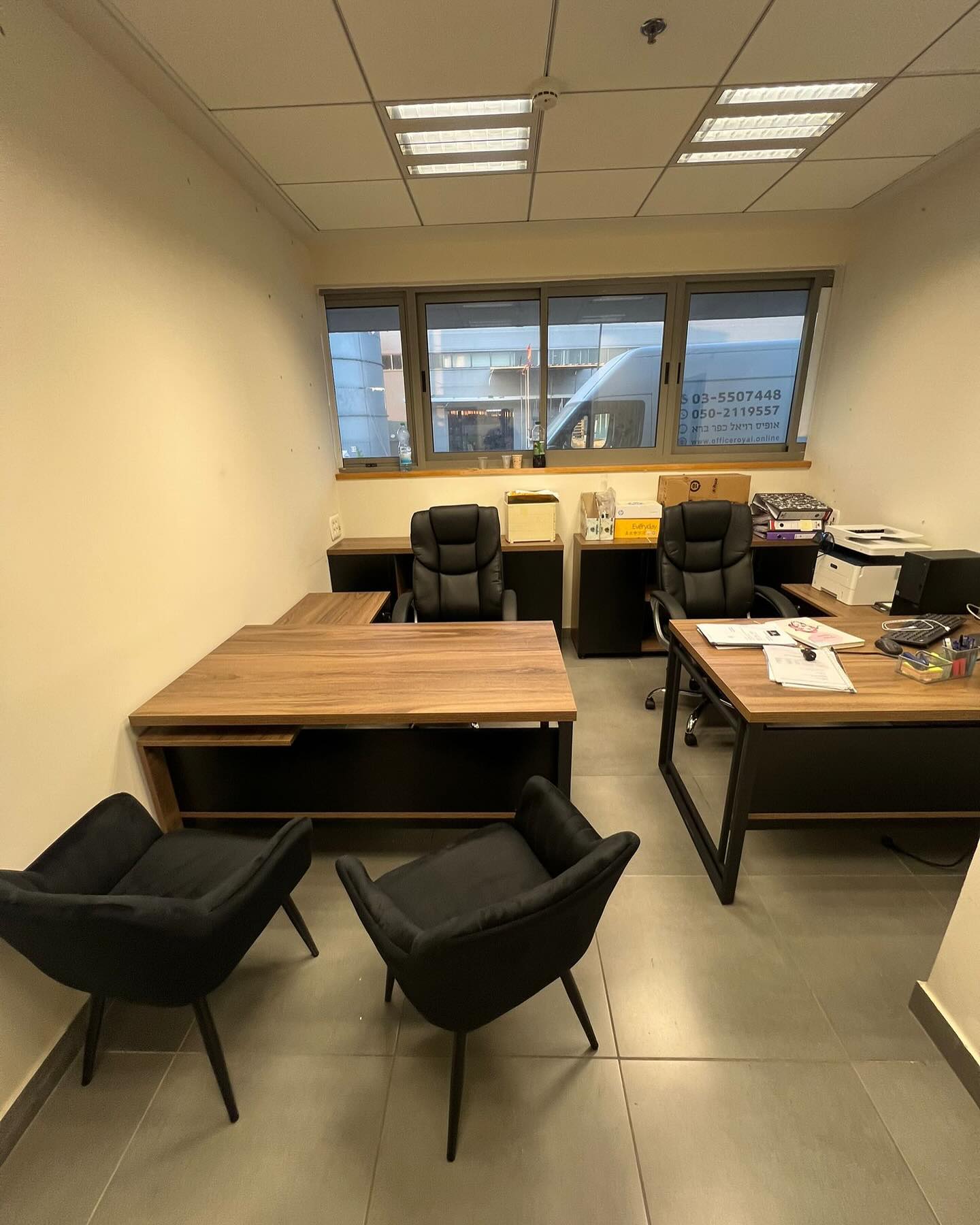 כשהעיצוב פוגש את הביצועים – סביבת עבודה שמשדרת הצלחה